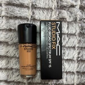 MAC Cosmetics Studio Fix Fluid Foundation - NC42